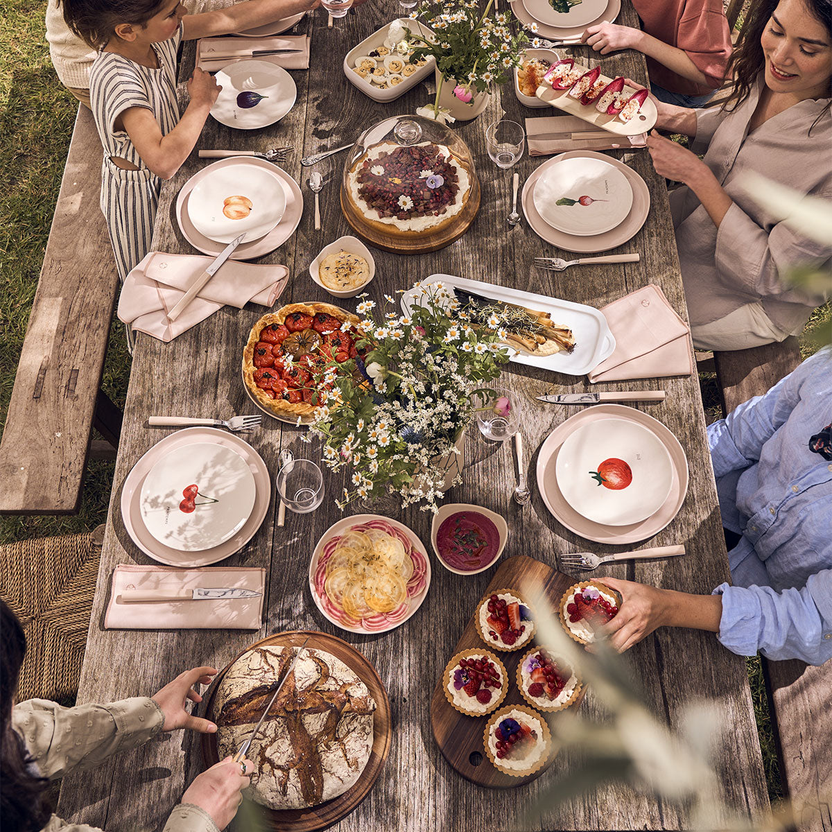 PLANCHES LES ESSENCES Planche à découper en noyer 36 x 30 cm