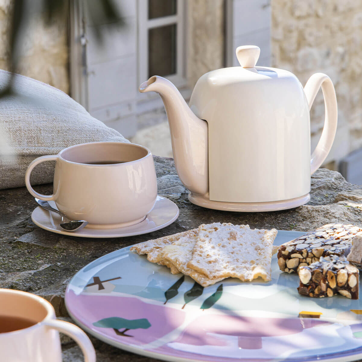 SALAM MONOCHROME Tea pot 4 cups nude pink bell