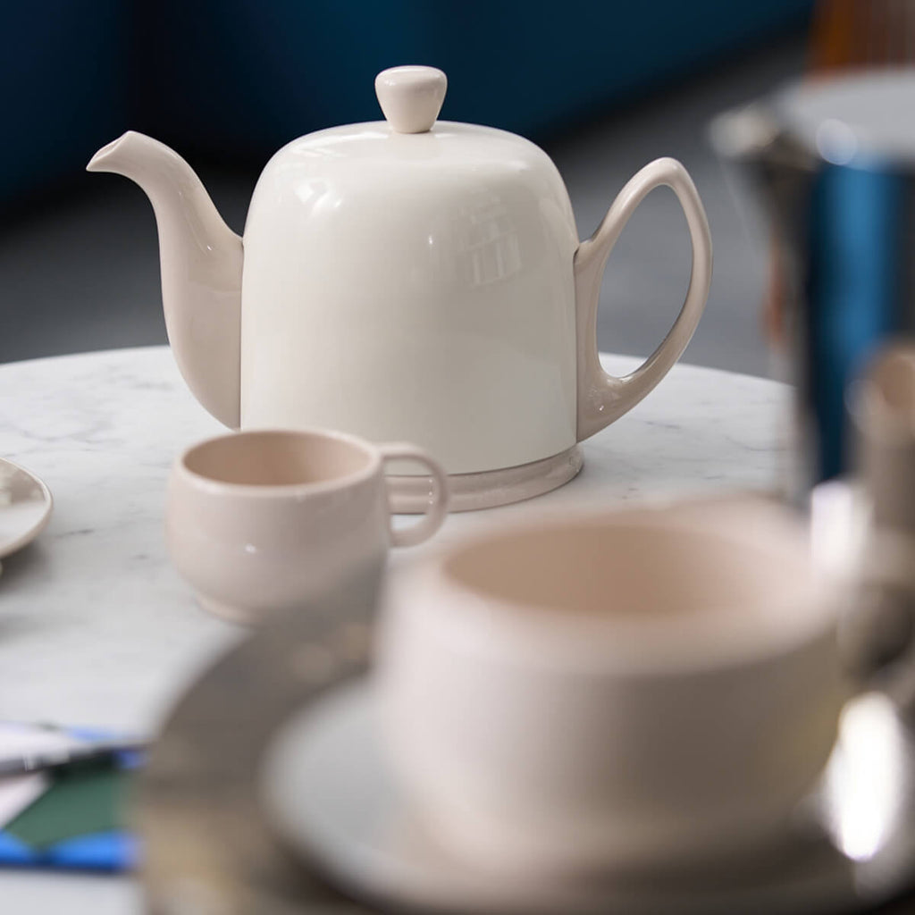 SALAM MONOCHROME Tea pot 4 cups nude pink bell