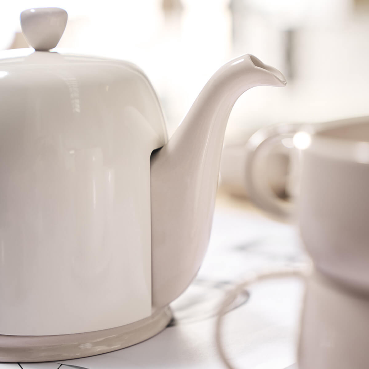 SALAM MONOCHROME Tea pot 4 cups nude pink bell